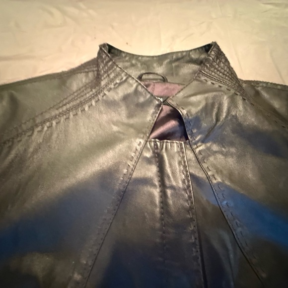 Tahari Olive Green Women's Leather Jacket Size Large MSRP $348 - Picture 7 of 11